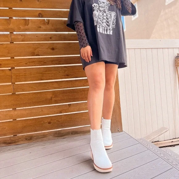 ❌SOLD OUT❌take me with you croc booties - Picture 3 of 10